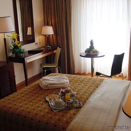 Hotel Vip Executive Santa Iria 4*